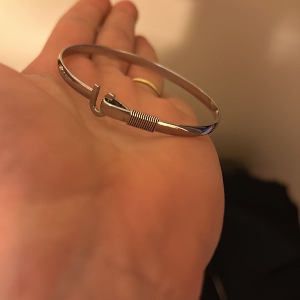 The Hook Bracelet - Picture 3 of 5